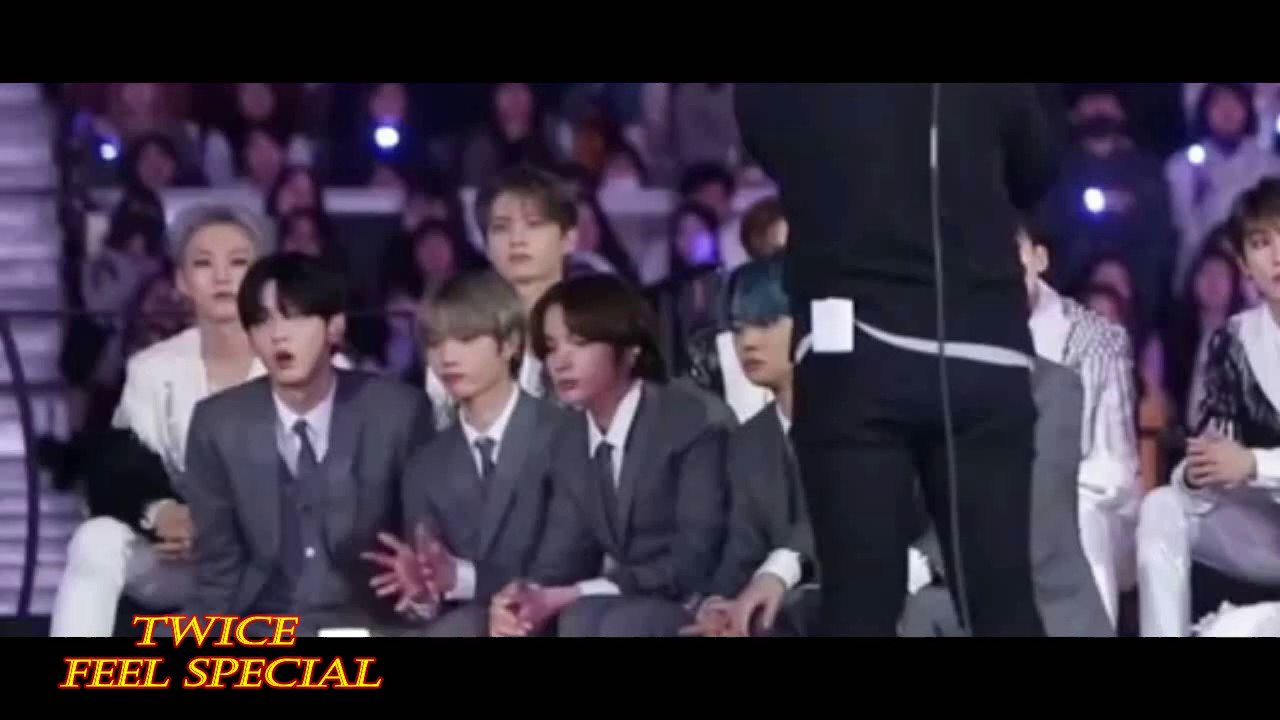 TxT Reaction to Twice (트와이스)  @Mama 2019