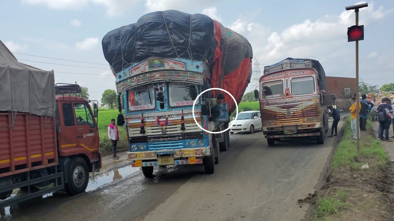 very dangerous situation Truck Loaded public harassment