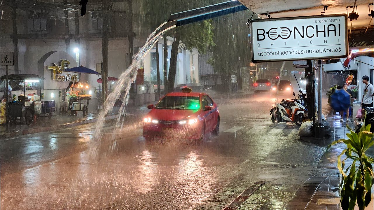 4K THAILAND 🇹🇭 Walking in Heavy Rain in Bangkok | Heavy Rain Sounds and Rainy Day Ambience