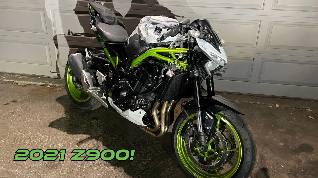 Rebuilding a Wrecked 2021 Kawasaki Z900 (Part 1 of 2)