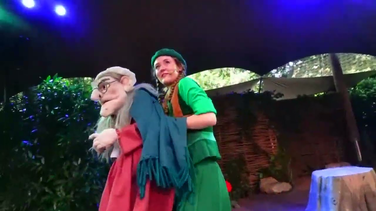 SprookjesBoomShow - Heks Maakt Iedereen Belachelijk 29-06-24