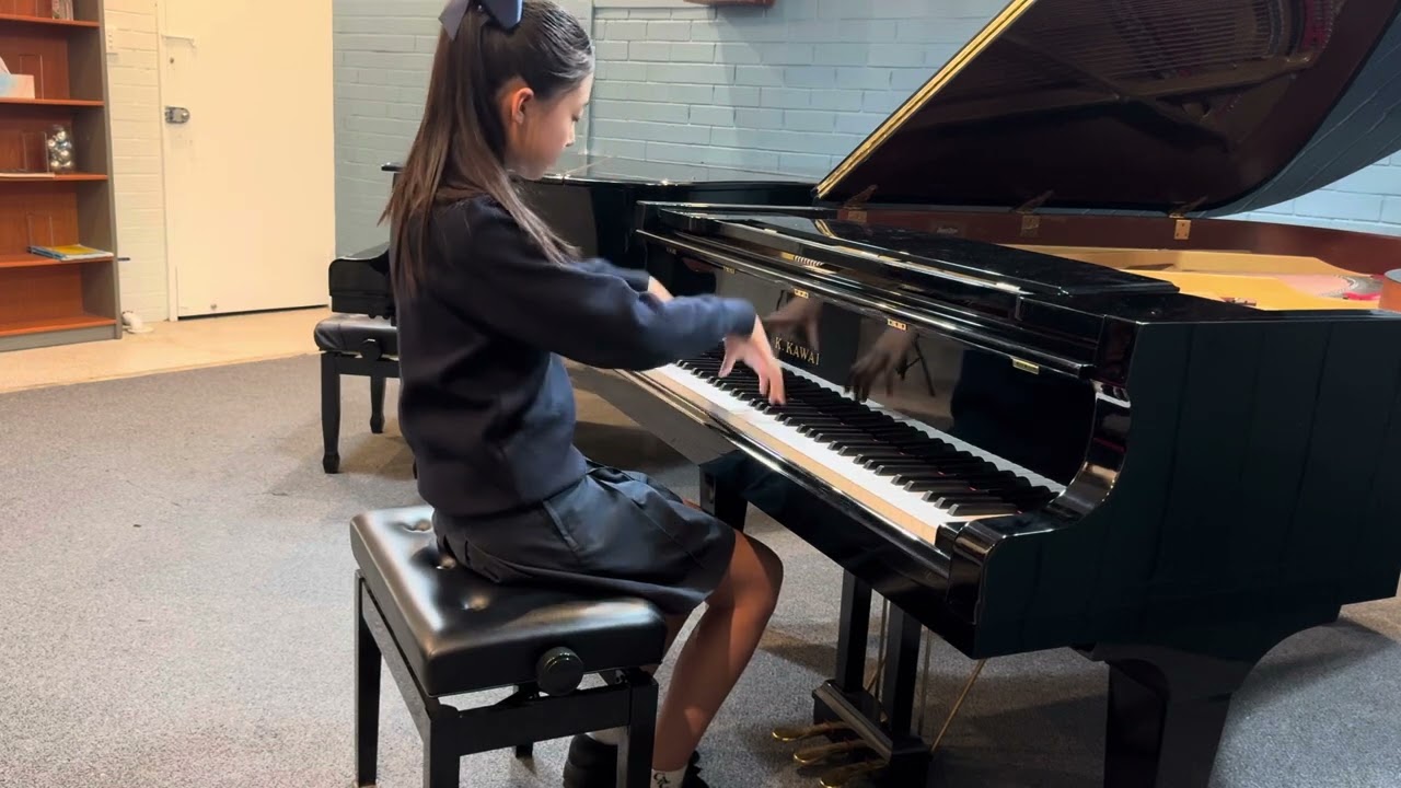 Bach: Prelude & Fugue in. D min (AMEB Gr 7)