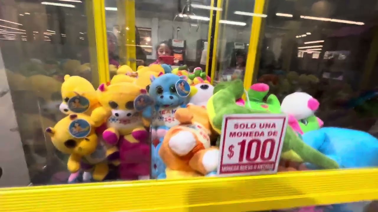 Ayer fui a la máquina de garra de unimarc #maquinadegarra #clawmachine #toys 