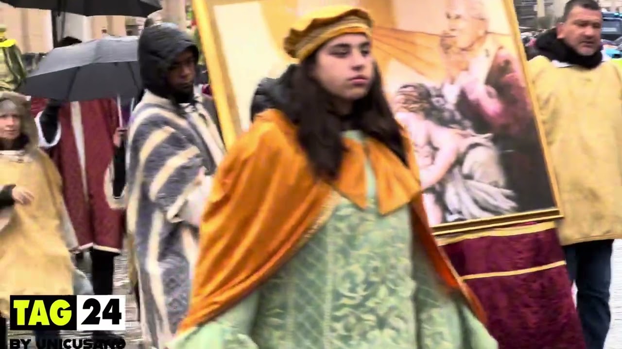 Epifania 2024, corteo dei Magi verso piazza San Pietro: costumi, tamburi e la Befana