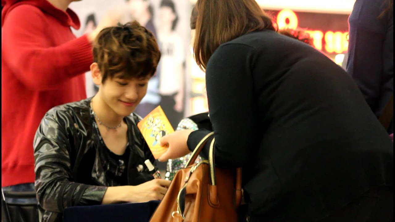 120525 EXO Fansign Event (Baekhyun focused)