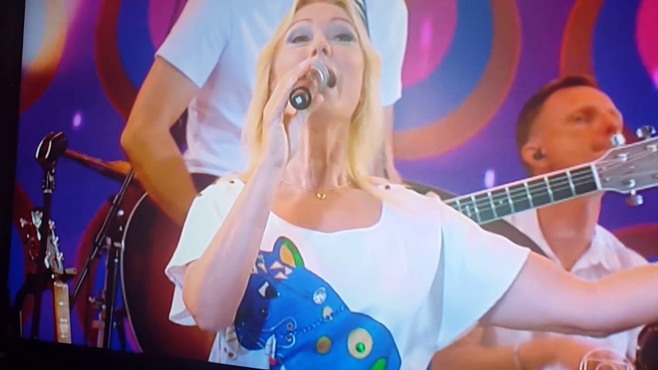 A B B A de volta??  otimas recorda&ccedil;&otilde;es no doming&atilde;o do Faust&atilde;o
