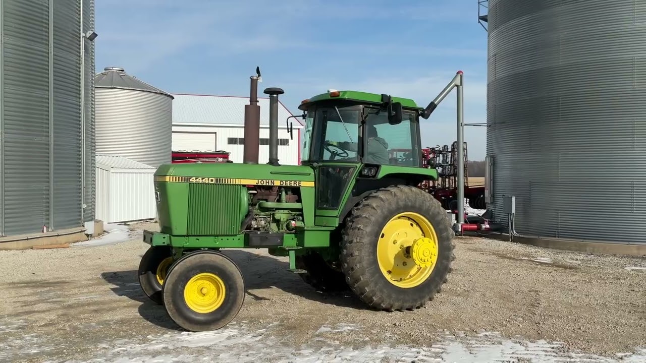 1980 JD 4440 2WD tractor