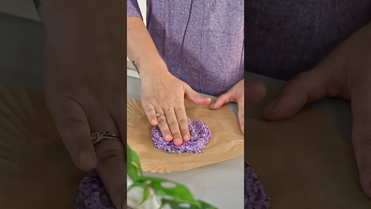 Healthy & Colourful Purple Cabbage Thalipeeth | Gluten-Free Millet Option | MakeYourOwn 💜