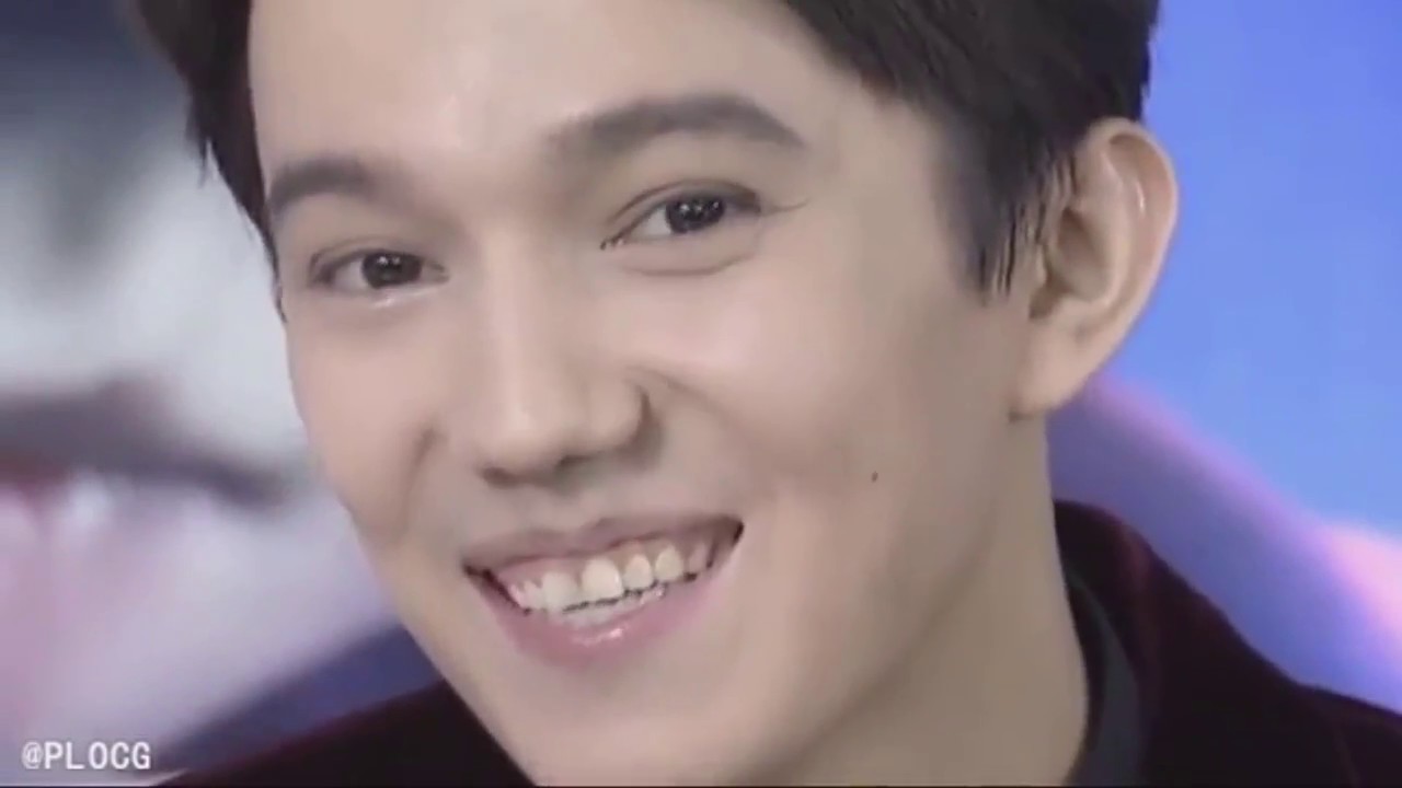 Dimash! Shy smile. Обаятельная смущенная улыбка Димаша !! Dimash Kudaibergen being shy !