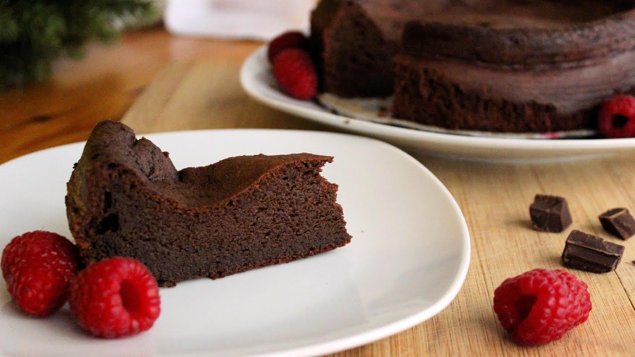 Glut&eacute;n- &eacute;s Tejmentes Habk&ouml;nnyű Csokol&aacute;d&eacute;torta | Dorothy's Cakery