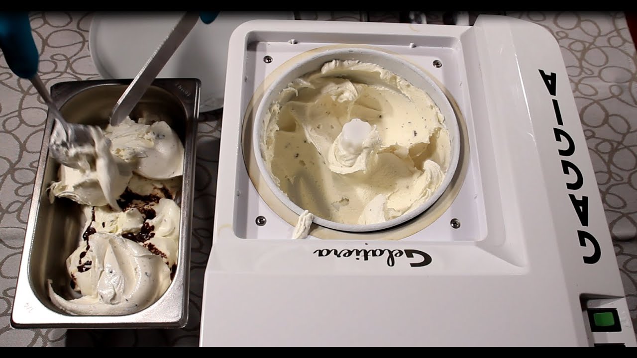 GELATIERA GAGGIA || GELATO ALLA STRACCIATELLA