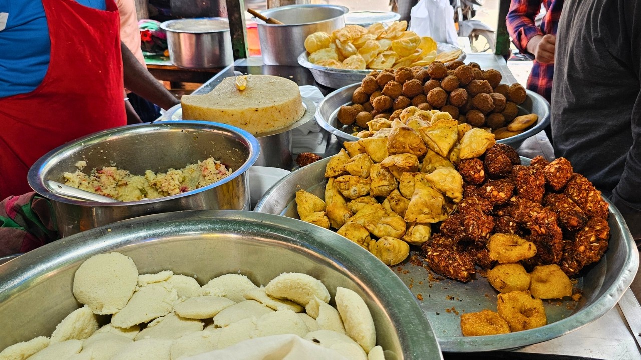 Berhampur Anna Tiffin Centre In Bhubaneswar | Street Food Breakfast Rs. 30/- Only |  Street Food