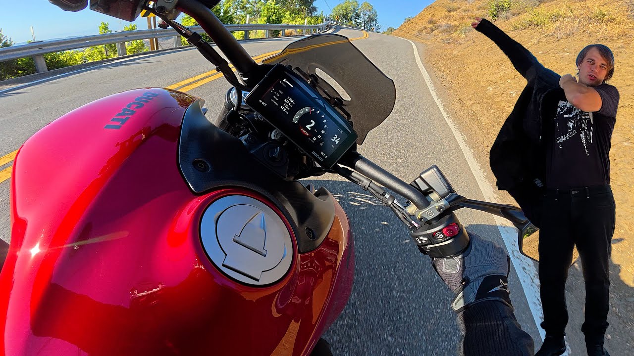 Riding Ducati XDiavel V4 on Canyon Roads
