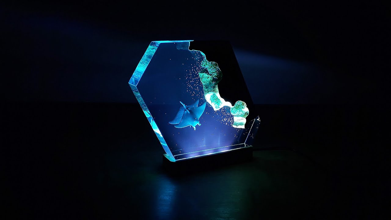 Epoxy lamp with Manta Ray