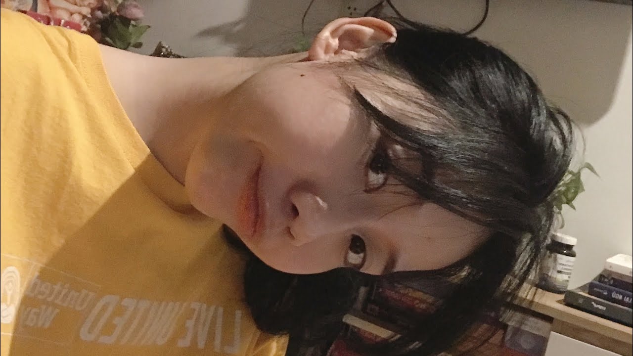 (Ko chọn tụ) 1 người đang sẵn sàng tiến về phía bạn sau nhiều khó khăn, nghe mô tả về họ,...