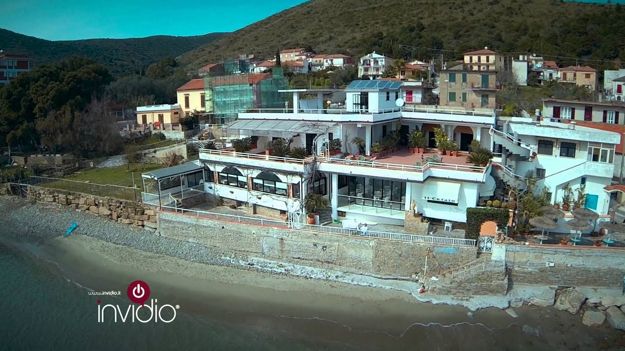 VOLANDO SULLA BAIA DI OGLIASTRO MARINA