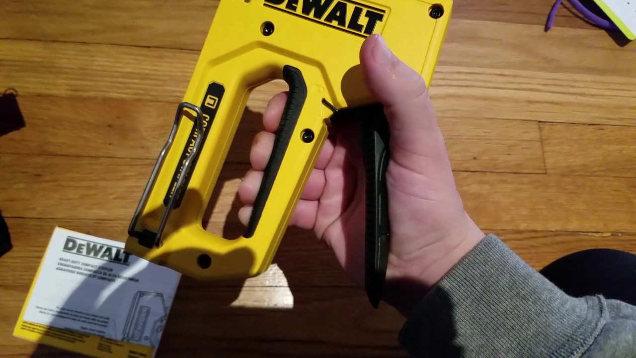 Компактный степлер DeWalt Heavy-Duty (DWHTTR130LH)