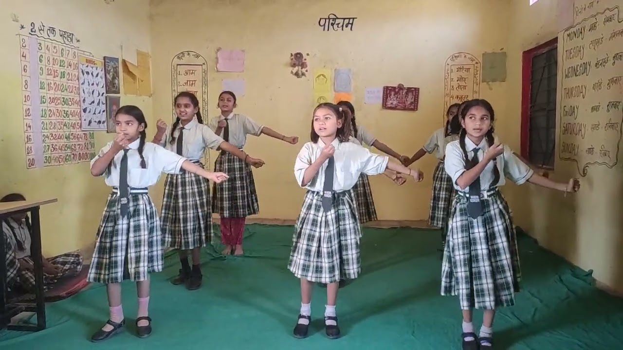 Ghungru tut jayega /teri patli kamar pe matka bhari tut jayega 