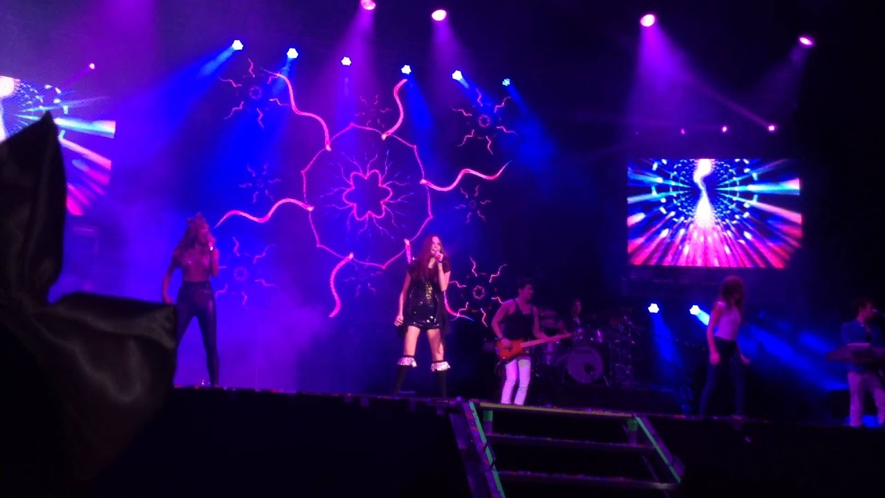 EME-15 - La (Pepsi Center WTC Cd. México 08/12/2013)