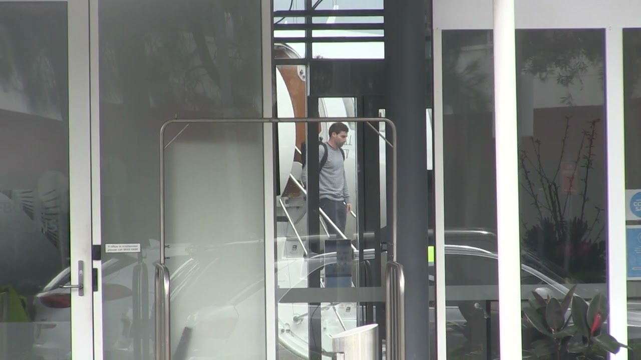 SHAQ ARRIVES IN SYDNEY ON KOBE BRYANT JET  - #15MOF