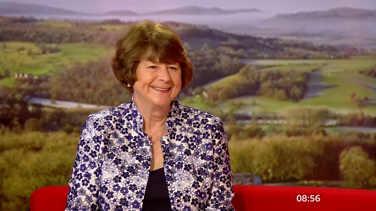 Pam Ayres on her television program, her book & the Cotswolds (UK) - BBC News - 16th September 2021