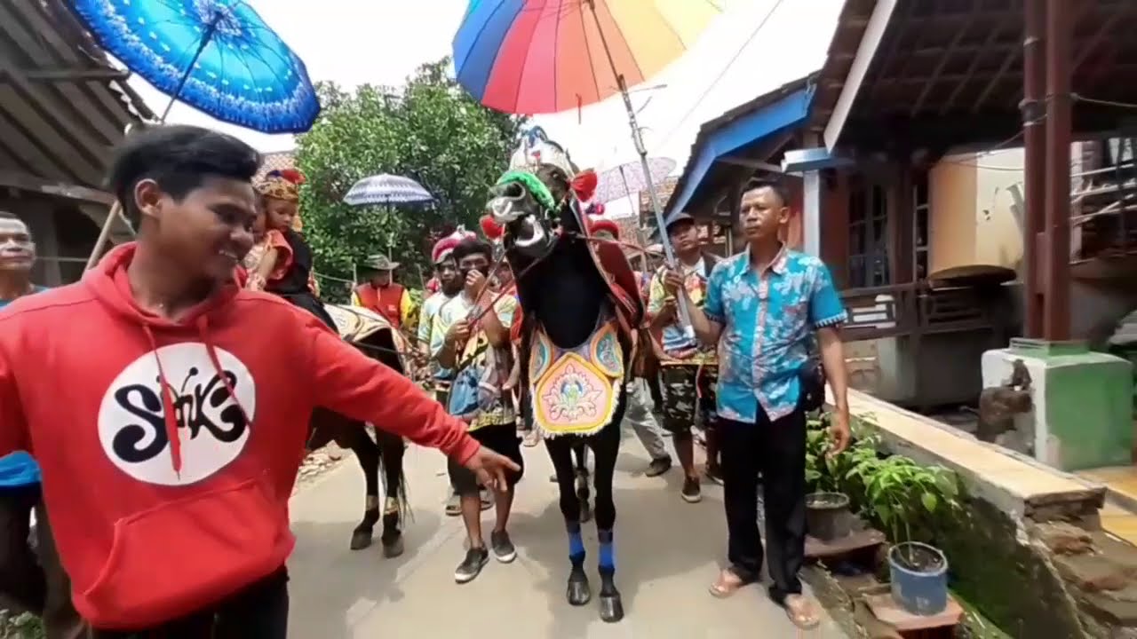 Arak arakan kuda renggong PUTRA BALEBAT group