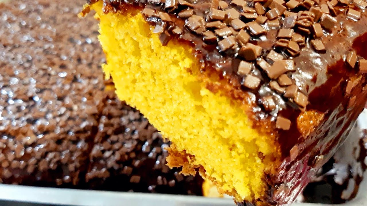 MEU BOLO DE CENOURA! COM CALDA DE CHOCOLATE, FOFINHO E DELICIOSO.