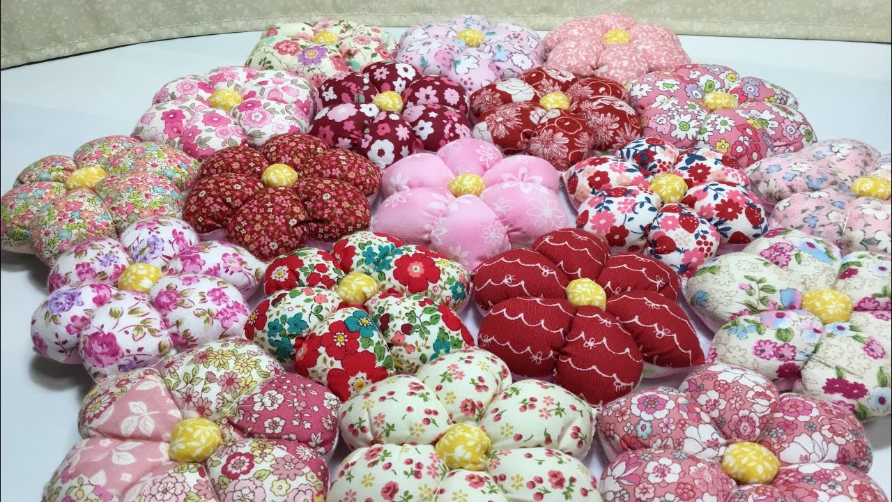 とっても華やか❣️お花のパフクッション🌺 /  Very gorgeous ❣️ Flower puff cushion 🌺/ Muy hermoso ❣️ Cojín de flores 🌺