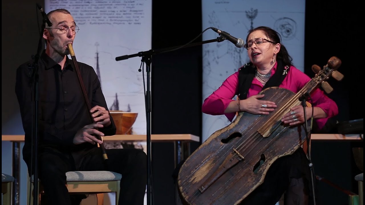 Ábrahám Judit & Kerényi Róbert: Moldvai csángó énekfüzérek