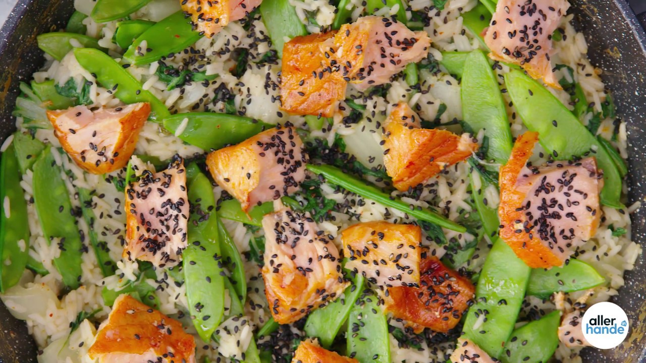 Eenpansgerecht met rijst, gerookte zalm en groente - Allerhande