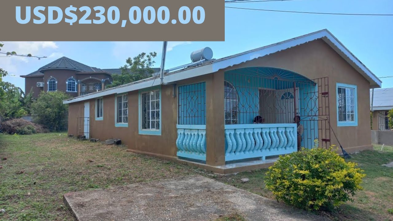 Gated Community home for sale in Coral Springs, Trelawny. Comes with 24hr security.