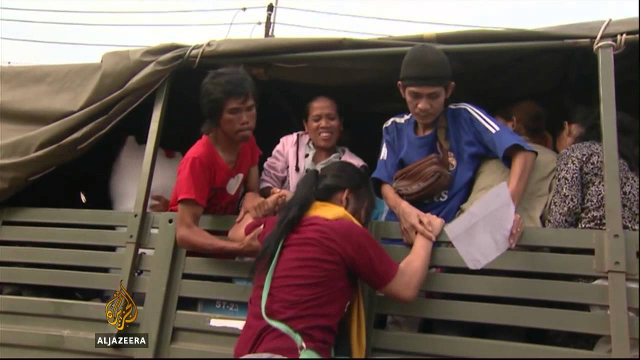 Cambodian immigrants flee Thailand