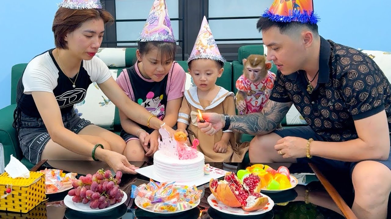 The joy of the family when organizing the birth for Diem
