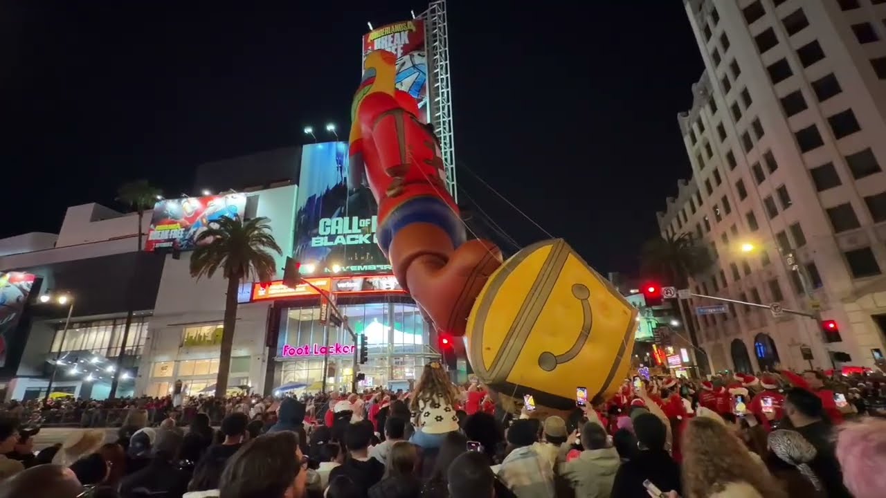 Los Angeles Christmas Parade Walk 🎄 | Hollywood Boulevard | 4K 60fps