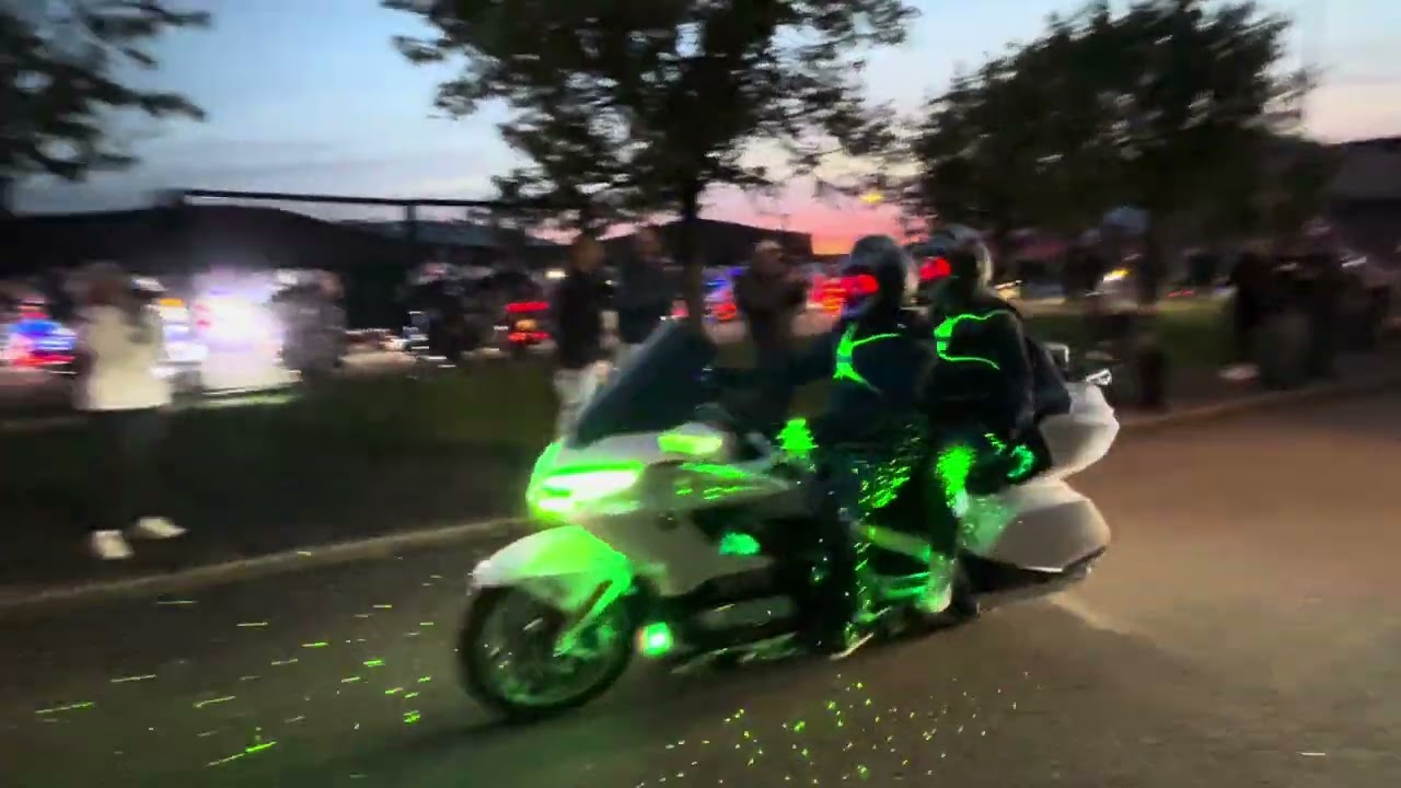 Départ parade lumineuse inter Goldwing Épinal 2024