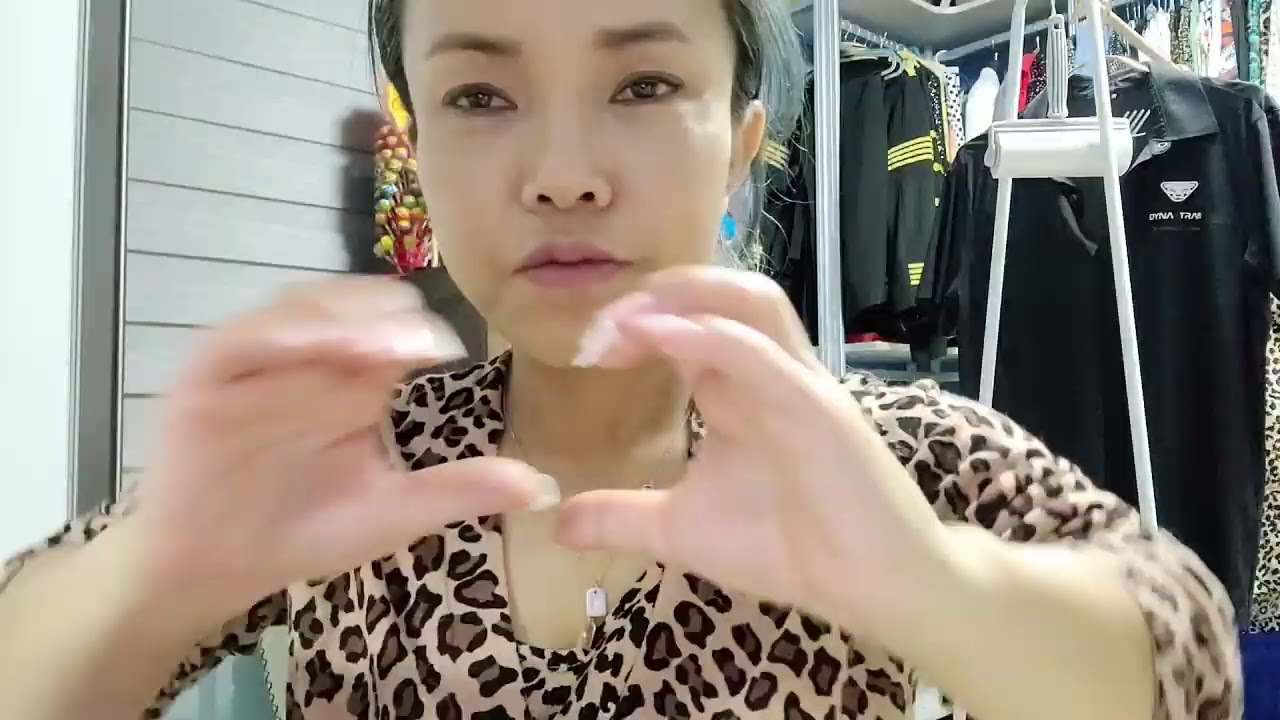 시작해볼까요?누가진실?웃기네요참!#하니윤정#품바#가수#사랑의가족#트로트# 연예인#인간극장