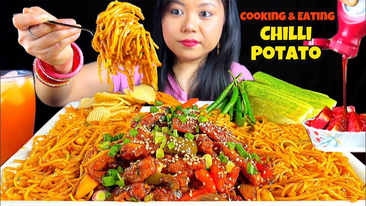 COOKING & EATING CHILLI POTATO, 🔥SPICY VEG NOODLES | INDIAN STREET FOOD | MUKBANG ASMR | BIG BITES