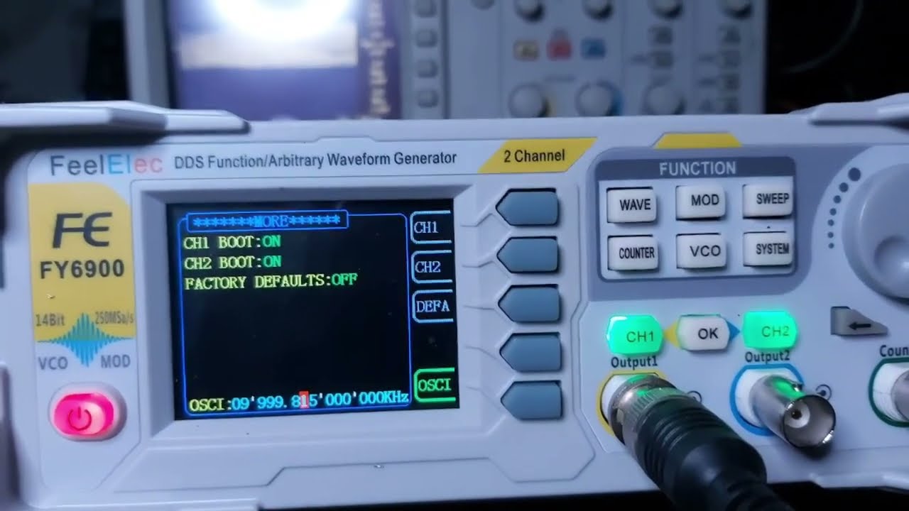 Generador de señales FY6900