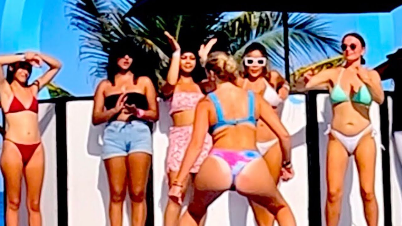 BIG BOOTY Shaking CONTEST | GRAND OASIS CANCUN MEXICO 🇲🇽