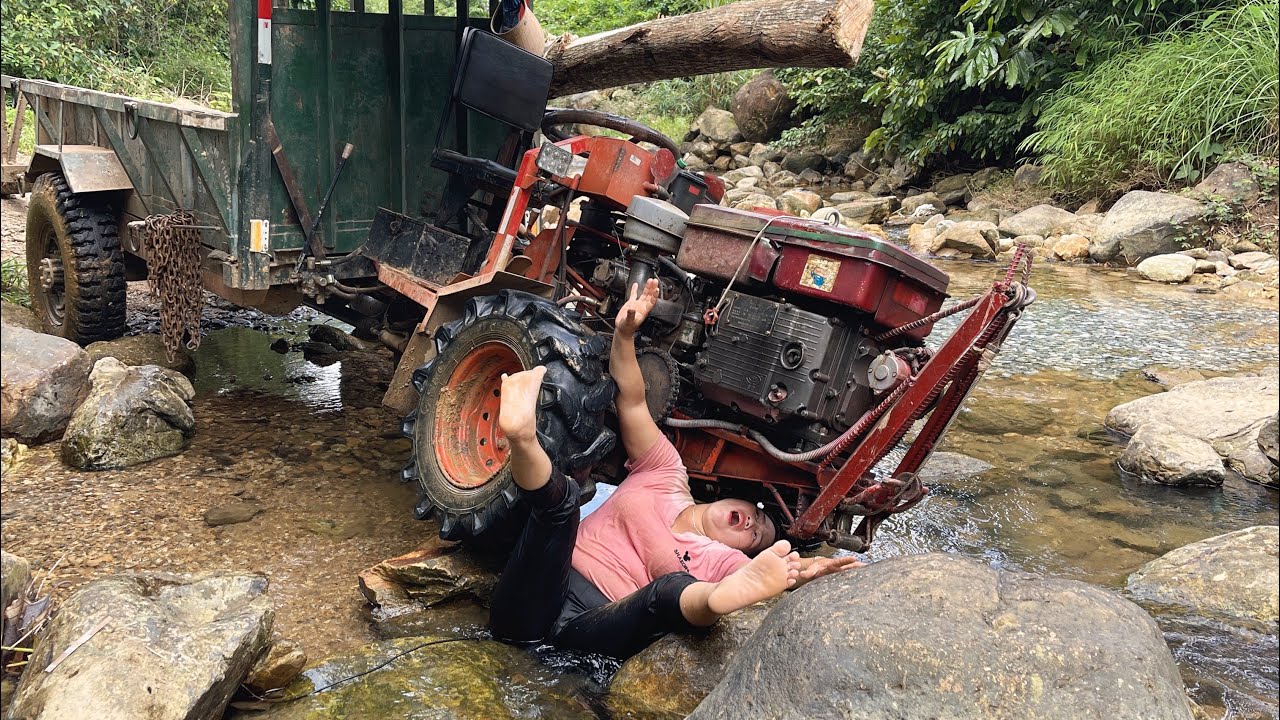 agricultural vehicle, the extraordinary strength of a girl using human power to pull wood