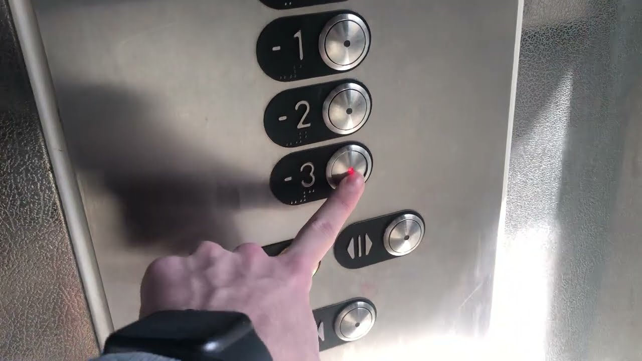 Ascenseur KONE - Parking Indigo Versailles Paul Reynaud - Avenue de Versailles, Paris, France
