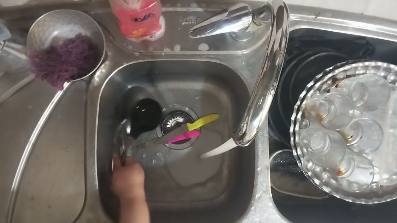 Sound of water and the dishes are good for me ☺️😁☺️