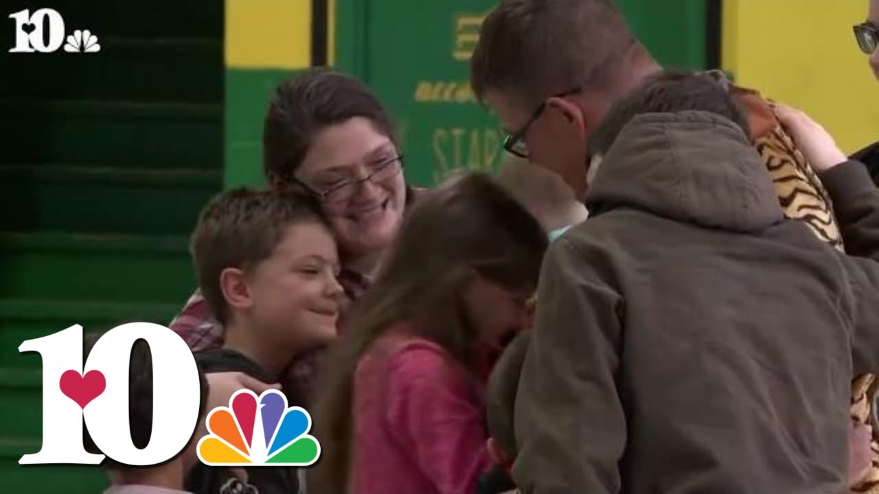 Soldier surprises his kids at Big Ridge Elementary