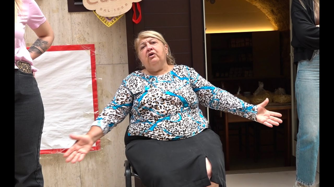 “Lutto delle orecchiette” a Bari vecchia, pastaie in protesta dopo le multe: 