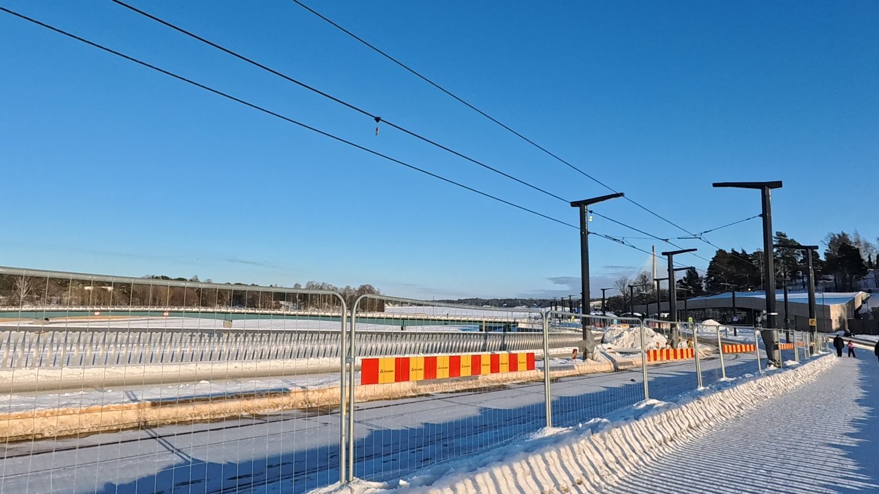 Helsinki Merihaka Bridge and Finkensilta  Bridge Walk and  Walk On Ice Towards Kruunuvuori, Feb 2026