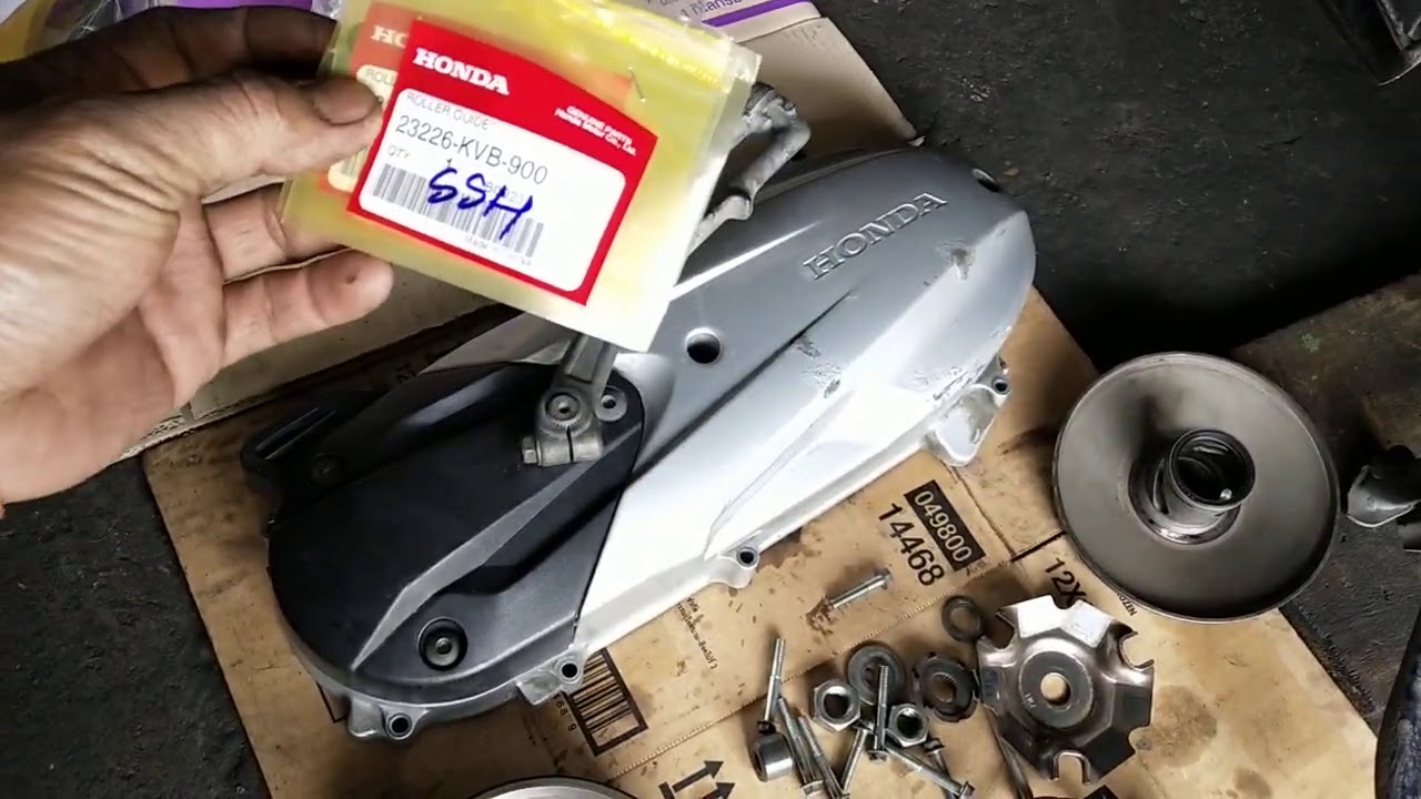 Honda Click 125 i  50,000 โลแล้วไม่ยอมเปลี่ยนจารบีพร้อมสายพานสภาพก็จะเป็นแบบนี้ครับ👨‍🔧✌