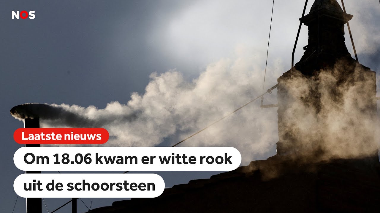 Witte rook uit schoorsteen Sixtijnse Kapel, er is een nieuwe paus gekozen