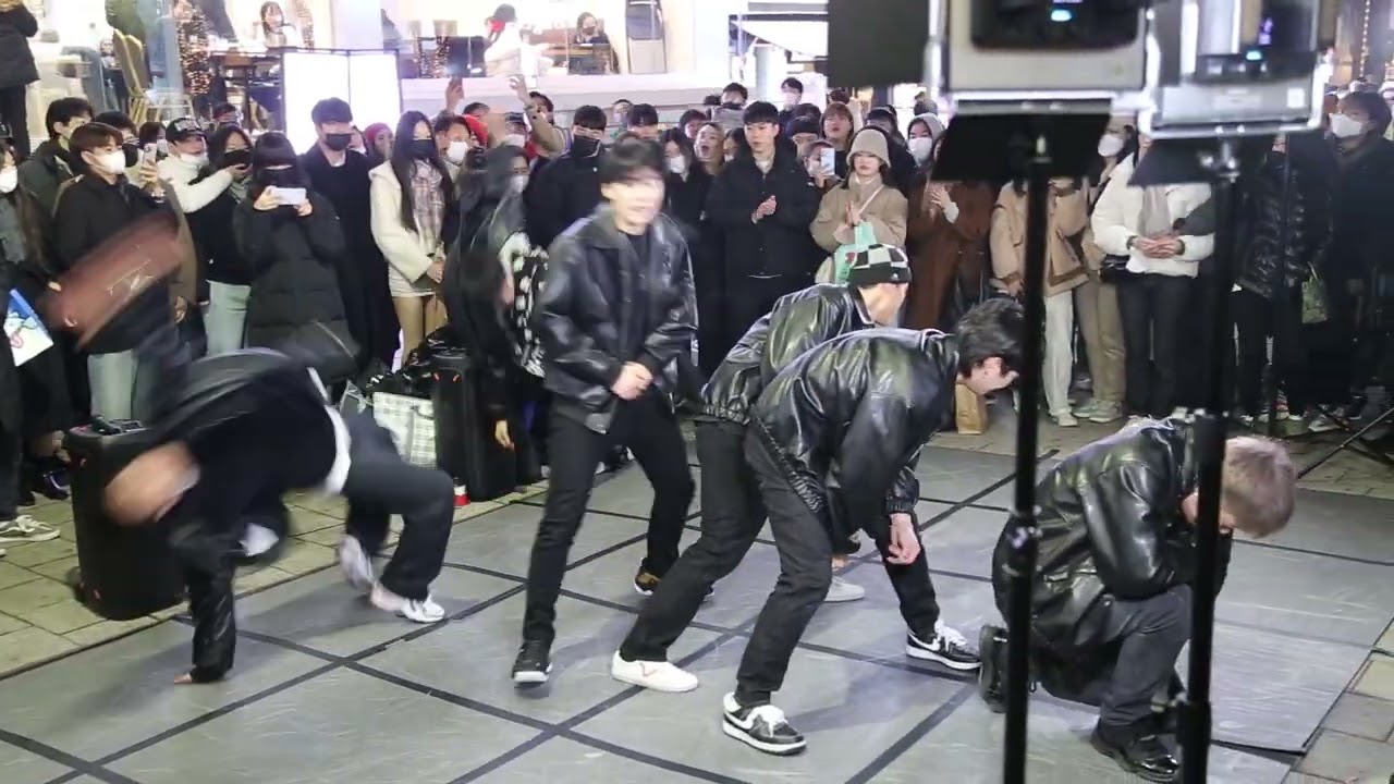 JHKTV]  Wit B boy hongdae street busking Dynamite 위트 비보이 홍대버스킹다이나마이트