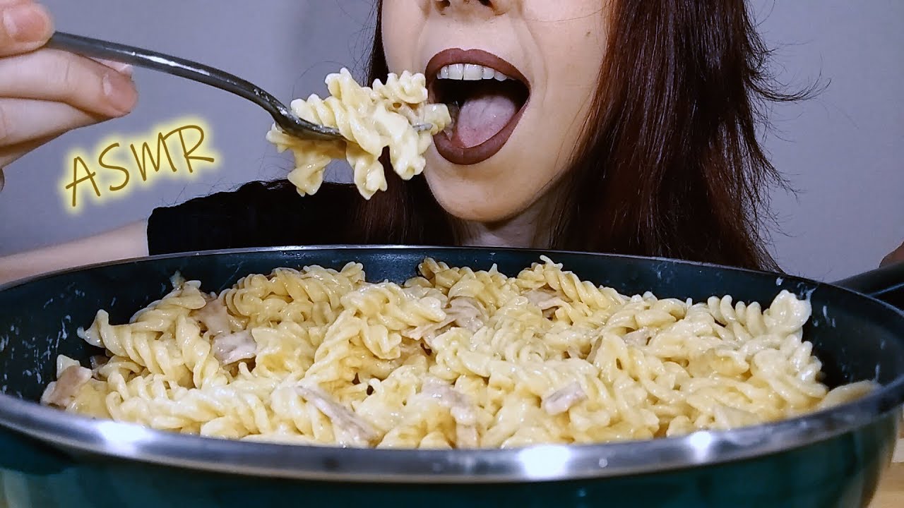 ASMR eating: Creamy & Cheesy Pasta with Bacon | No Talking
