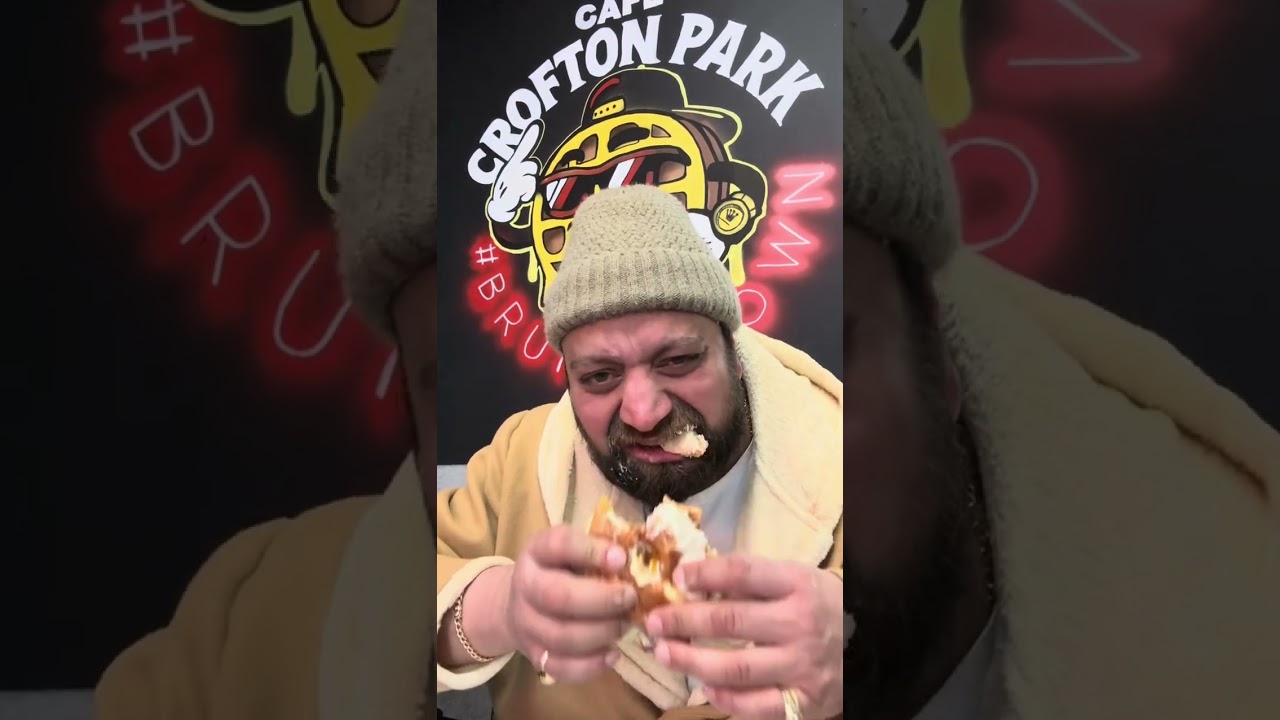 @cafe Crofton Park the fried chicken donut burger 